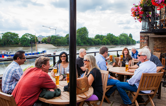 Watch the Boat Race from The Dove pub Hammersmith