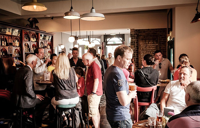 where-to-watch-the-rugby-autumn-internationals-queens-head