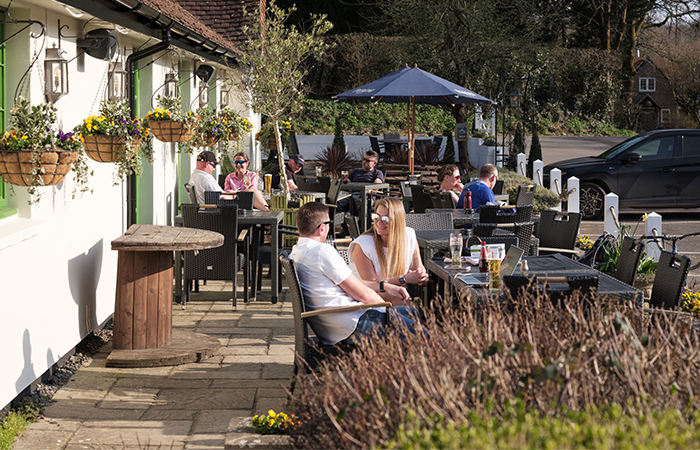 bank-holiday-beer-gardens-links-tavern