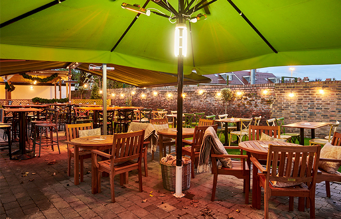 bank-holiday-beer-gardens-plough-ealing