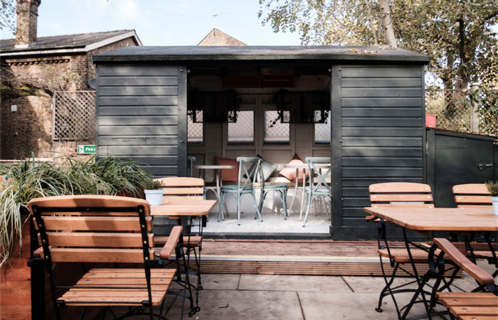 The Red Lion Barnes pub garden bar