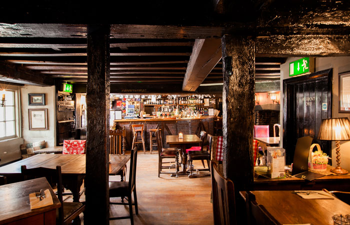 Country pubs The Bull Inn, Sonning on Thames