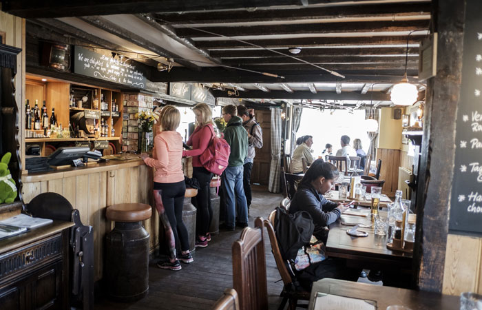 Country pubs The Oak Inn, Hampshire