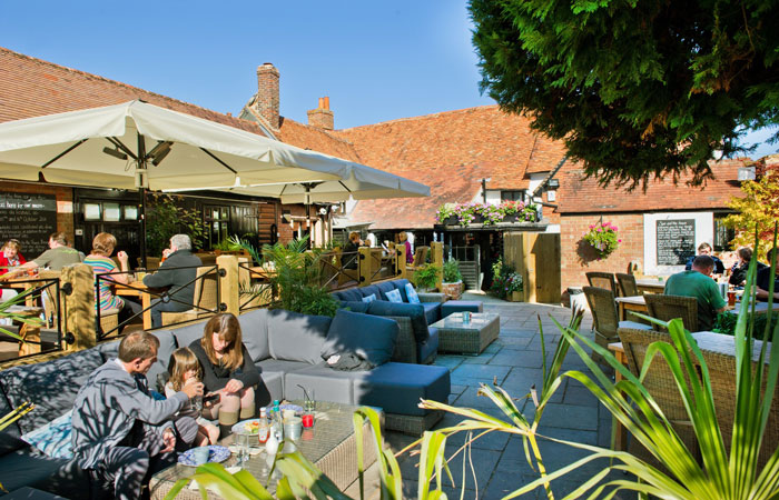 Country pubs The Six Bells, Oxfordshire, England