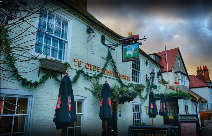 Ye Olde Whyte Harte, Hamble - Fuller's best pubs and hotels for 2019 - Griffin Trophy Awards