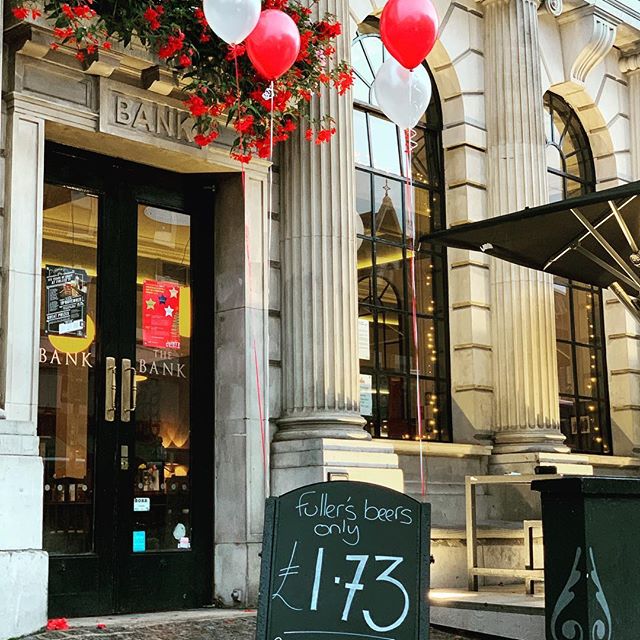 The Bank on Northcote Road entices passer's by with £1.73 pints.