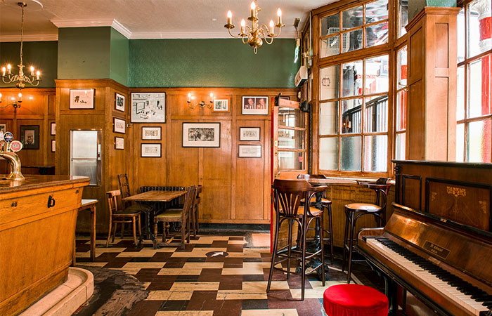 most-haunted-fullers-pubs-coach-and-horses-soho-2
