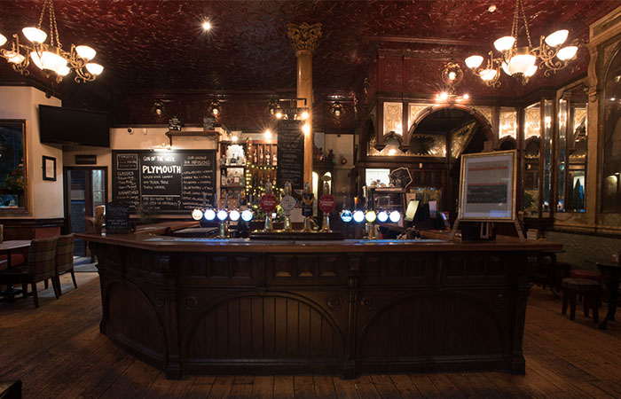 most-haunted-fullers-pubs-viaduct-tavern-2