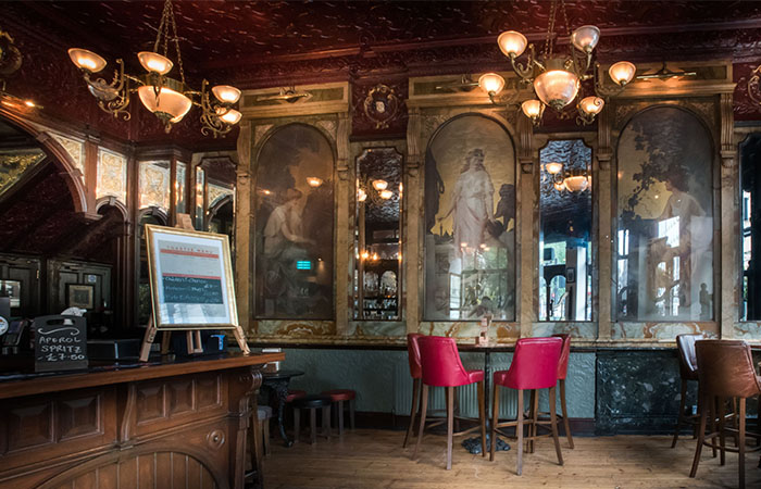 historic-wedding-venues-viaduct-tavern