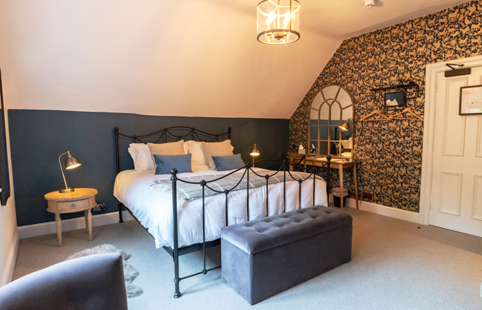 The Bull Inn Sonning Pub with rooms bedroom