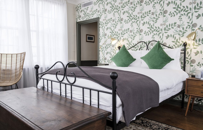 Romantic hotels within an hour of London - The Swan Hotel, Staines