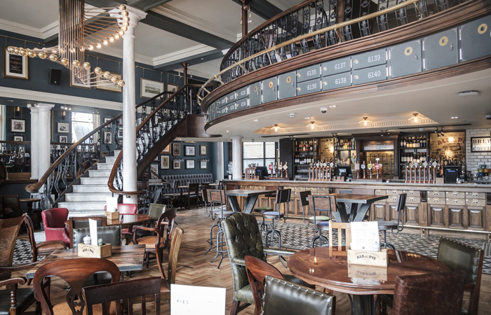 Barrow Boy and Banker pub near London Marathon route