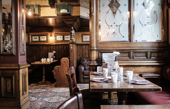 Mad Hatter Hotel pub near London Marathon route