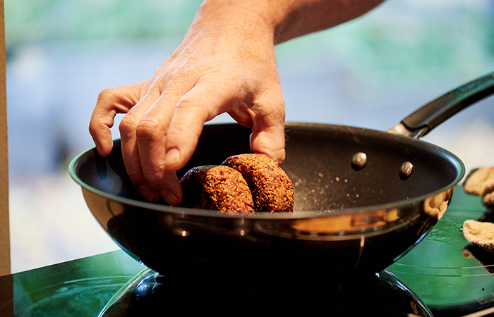 made-in-hackney-plant-based-burgers-launch-in-fullers-pubs-6