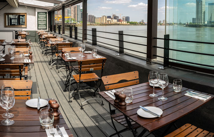 Winter weddings at The Gun, Docklands