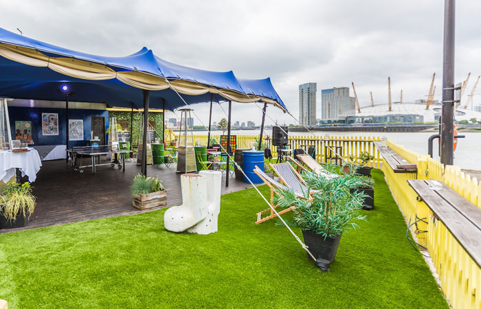The Gun Docklands Riverside garden and pub