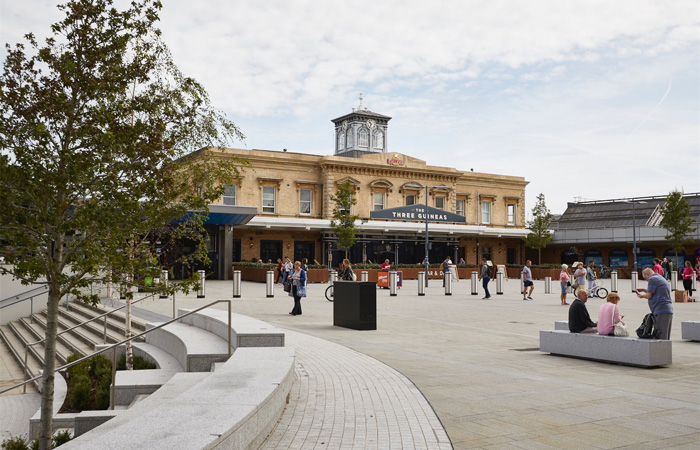 Best pubs to watch the Rugby World Cup games, The Three Guineas Reading Station
