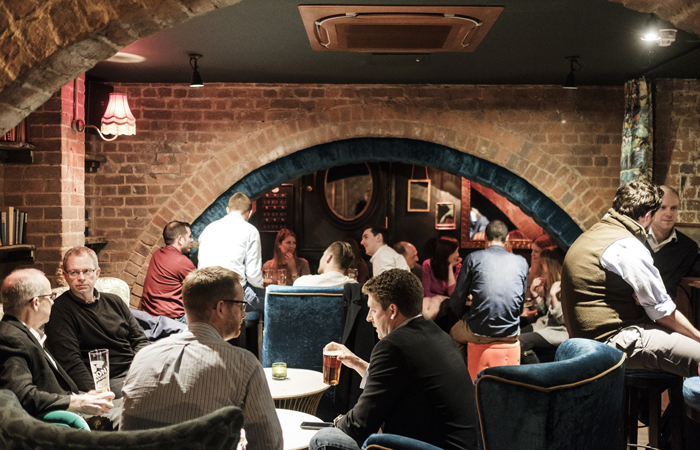 Best pub near Reading train station - The Three Guineas