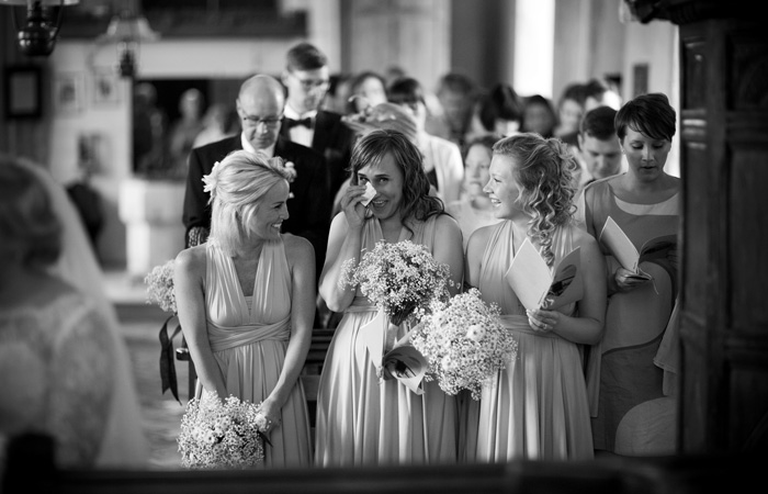 how to choose a wedding photographer 