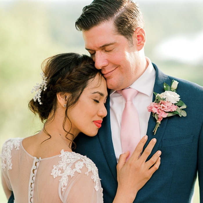 How to choose a wedding makeup artist