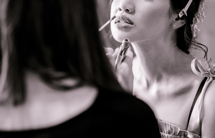 How to choose a wedding makeup artist