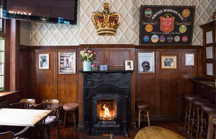 Best London pubs with open fires - The Crown & Sceptre, Shepherds Bush