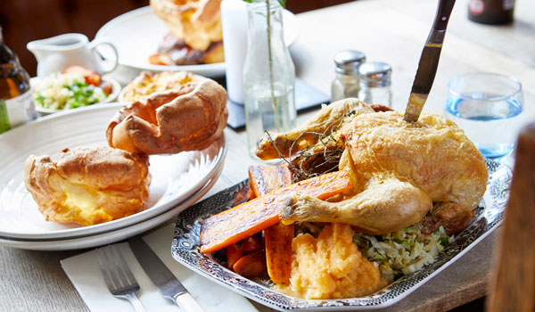 Sunday lunch and roast dinner England